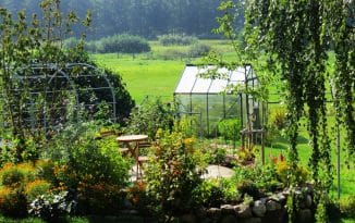 Comment bien installer une serre ?